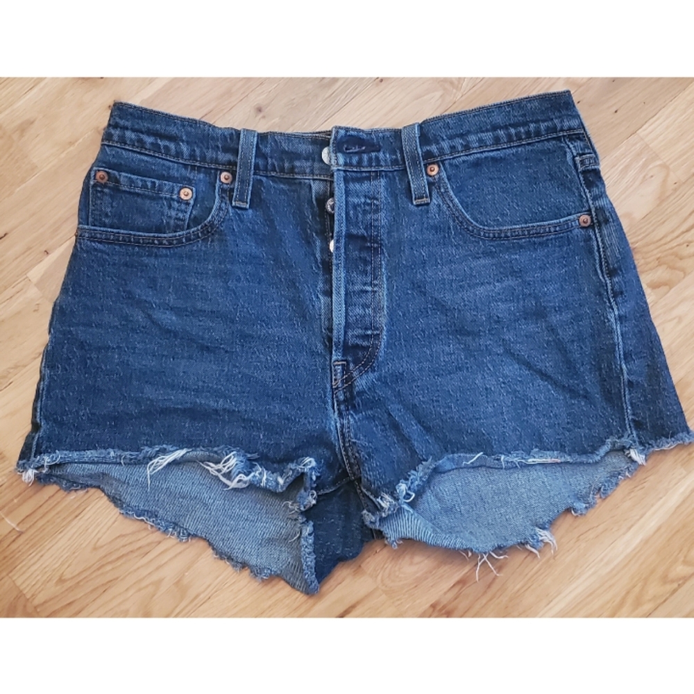 Vintage Levi's 501 Button Fly Cutoff Denim Shorts 26 & 29 - Picture 7 of 13